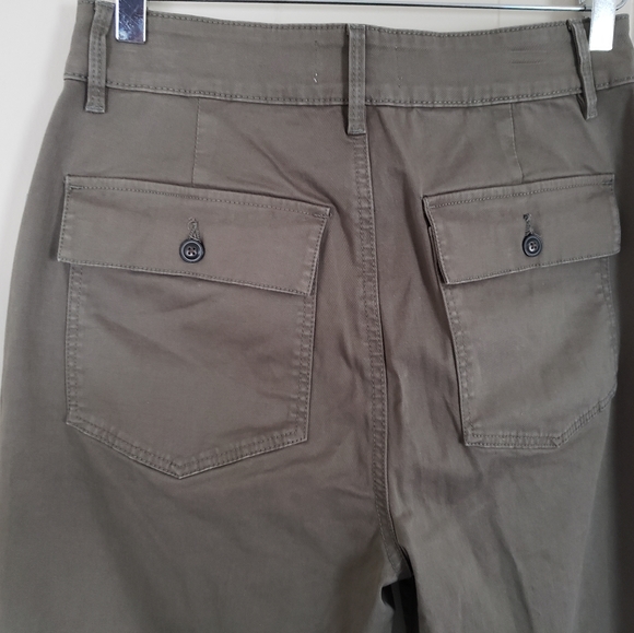 FRAME Lean Straight Cropped Pants
Army Gre… - Picture 8 of 13